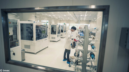IMEC突破固态电池瓶颈 新型电解质实现2小时快充，推动电子专用材料革命